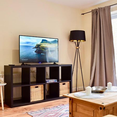 Stylish And Homely 4 Bedroom Home In East London Exterior foto