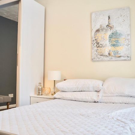 Stylish And Homely 4 Bedroom Home In East London Exterior foto