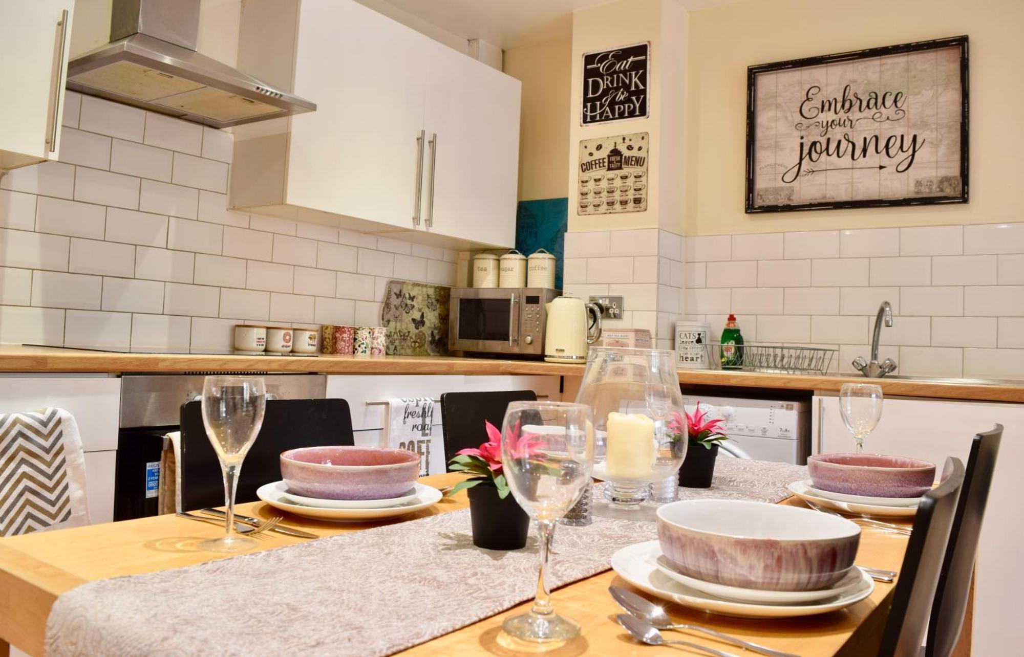 Stylish And Homely 4 Bedroom Home In East London Exterior foto