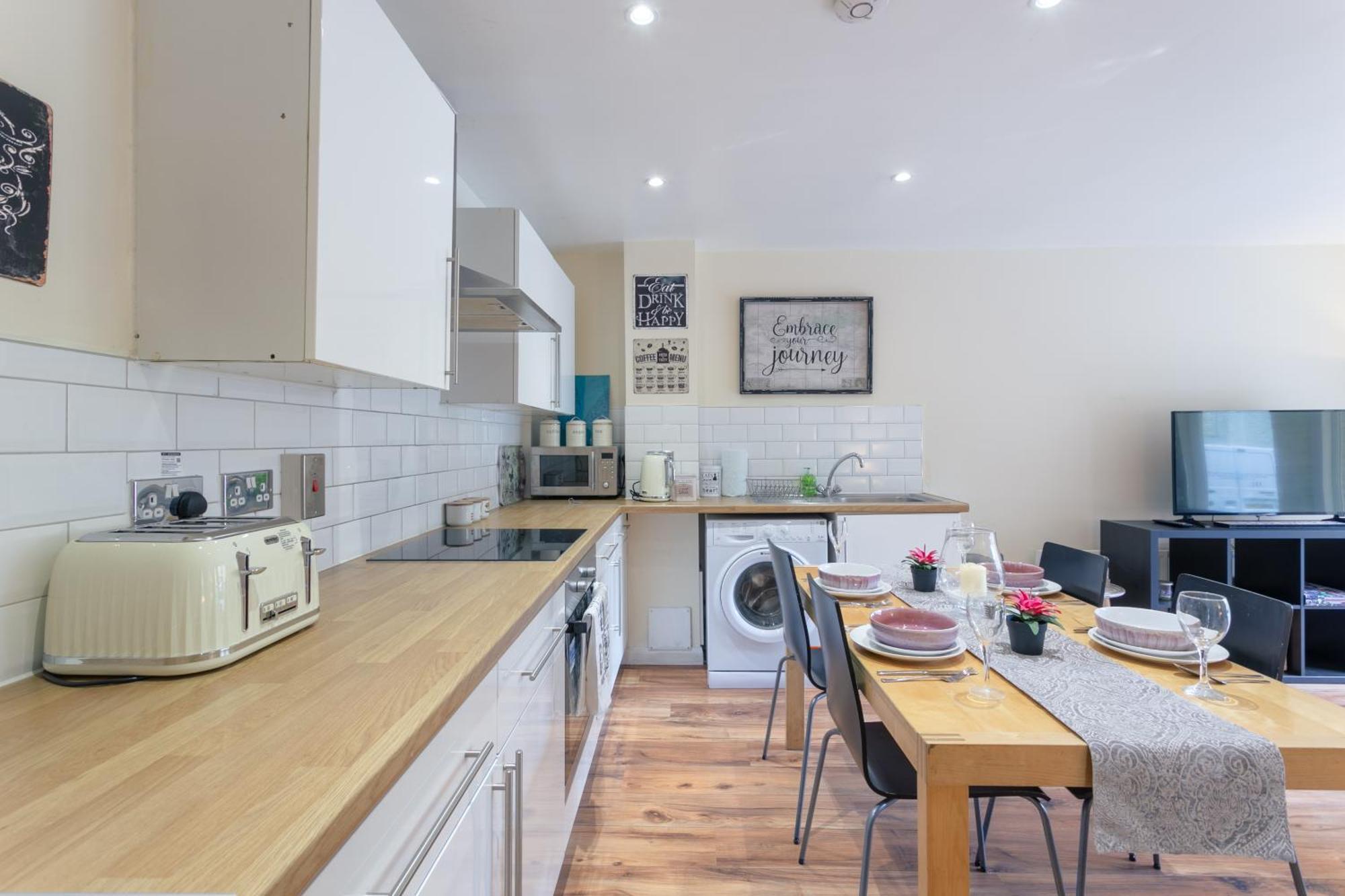 Stylish And Homely 4 Bedroom Home In East London Exterior foto