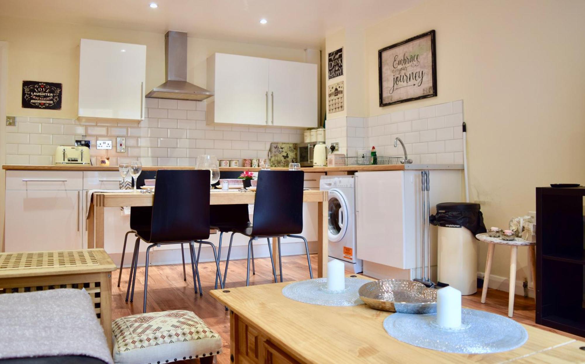 Stylish And Homely 4 Bedroom Home In East London Exterior foto