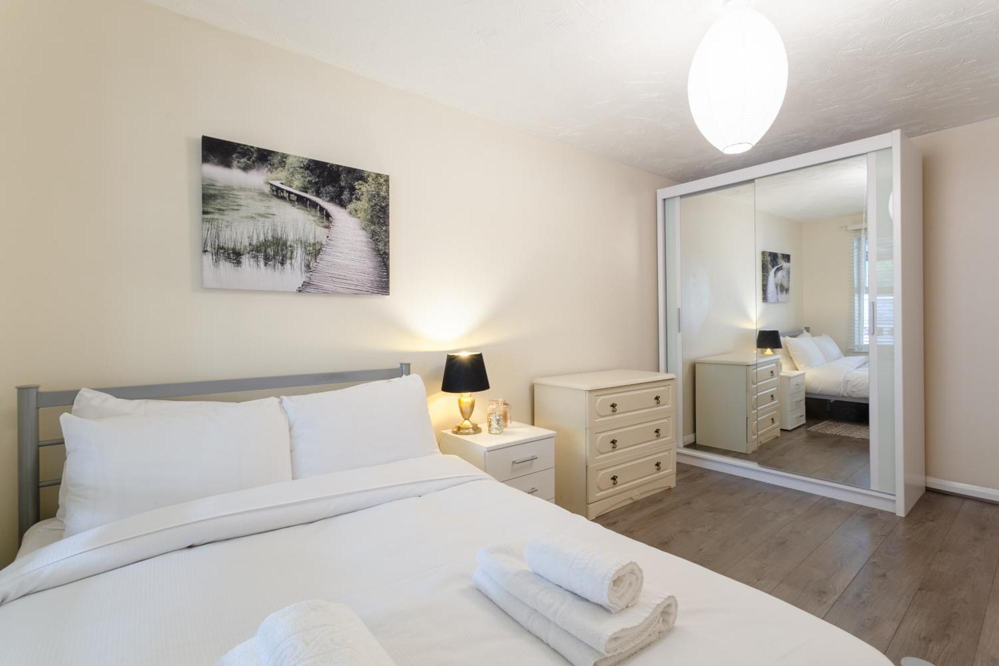Stylish And Homely 4 Bedroom Home In East London Exterior foto