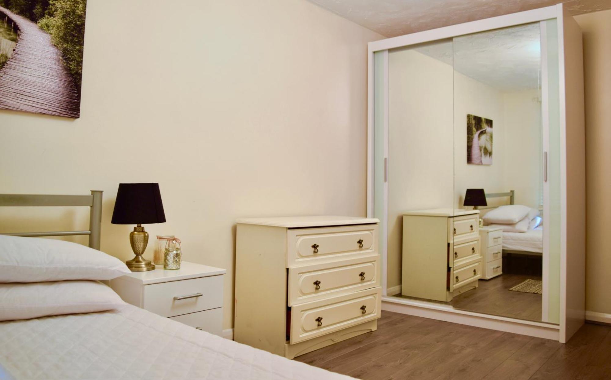 Stylish And Homely 4 Bedroom Home In East London Exterior foto