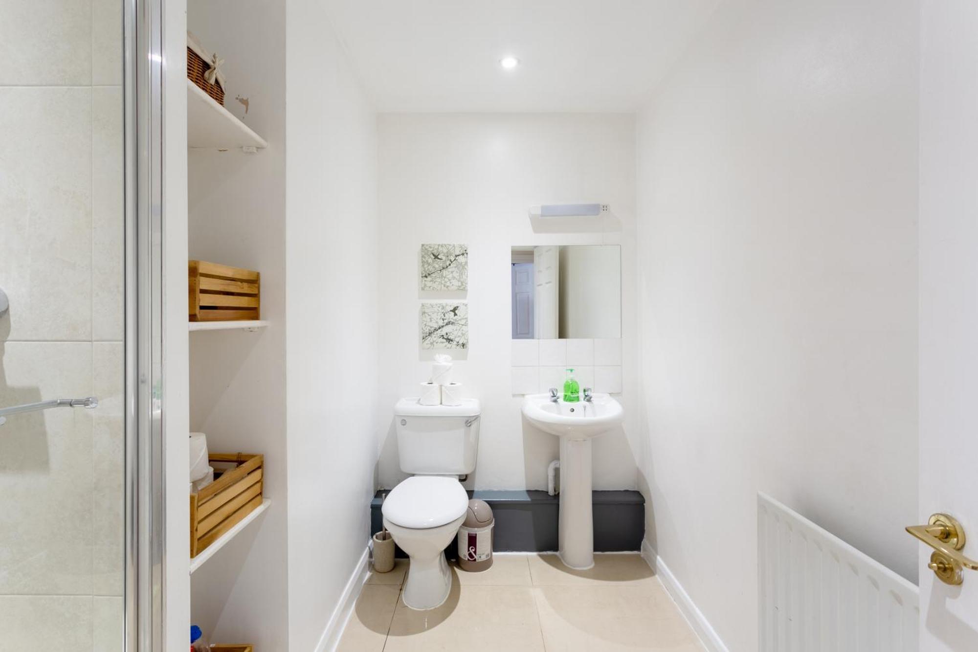 Stylish And Homely 4 Bedroom Home In East London Exterior foto